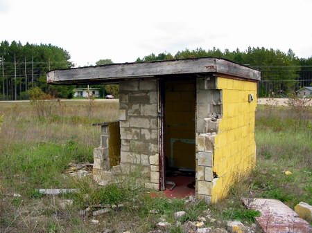 Hilltop Drive-In Theatre - Ticket Booth (newer photo)